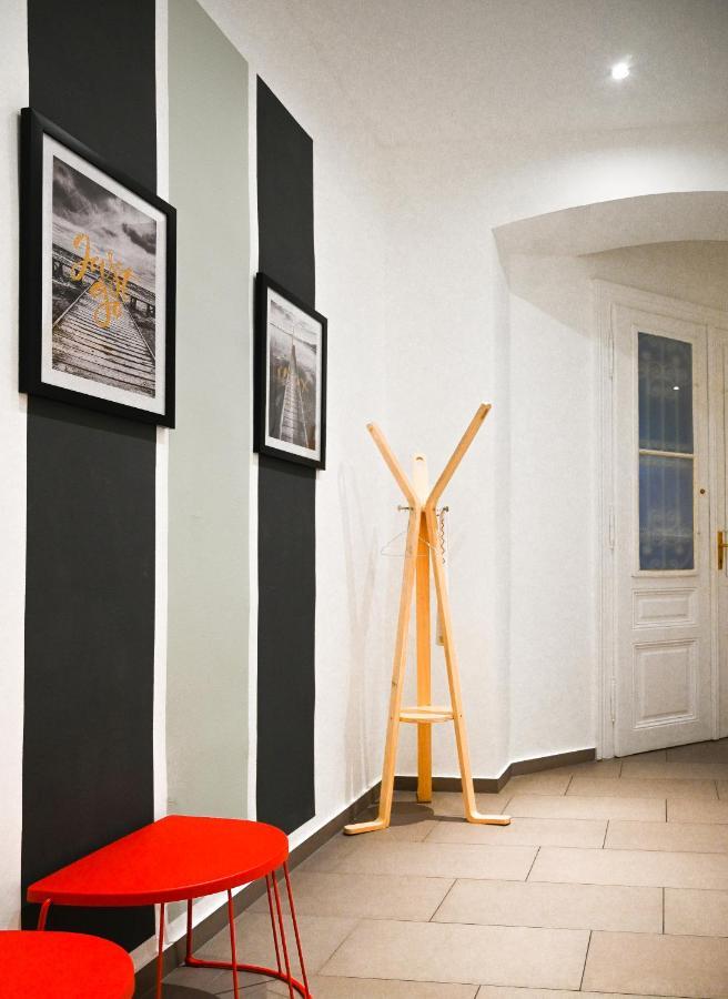Modern Apartment Wiener Stadthalle 外观 照片